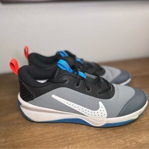 Like-New Nike Omni Multi-Court GS 'Cool Grey Photo Blue' 6Y